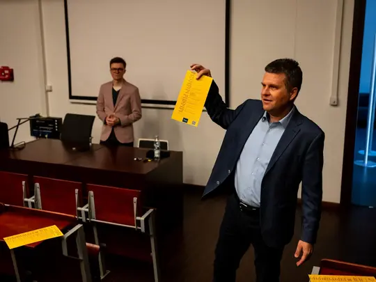 Powitanie Kandydat&oacute;w przez władze I Wydziału: prof. dr hab. Alan Urbanek, Dziekan I Wydziału oraz dr hab. Adam Porębski, Prodziekan I Wydziału