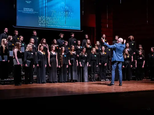 Dr. hab. Artur Wr&oacute;bel and the Feichtinum Choir of the Karol Lipiński Academy of Music in Wrocław