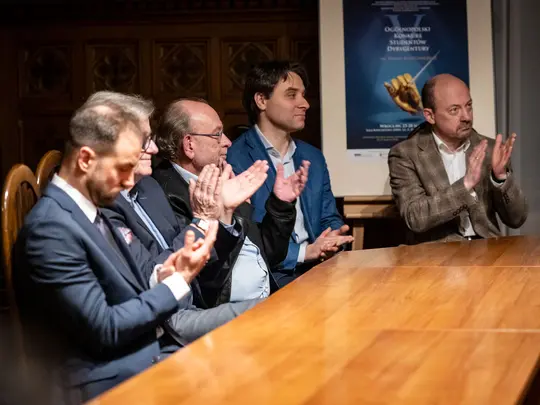 Prezentacja jury Konkursu - dr hab. Jakub Chrenowicz, prof. AMP, prof. dr hab. Przemysław Stanisławski, prof. dr hab. Rafa J. Delekta, dr hab. Rafał Janiak, prof. UMFC, prof. dr hab. Piotr Sułkowski