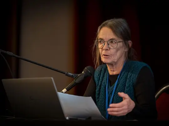 prof dr. Gesine Schr&ouml;der