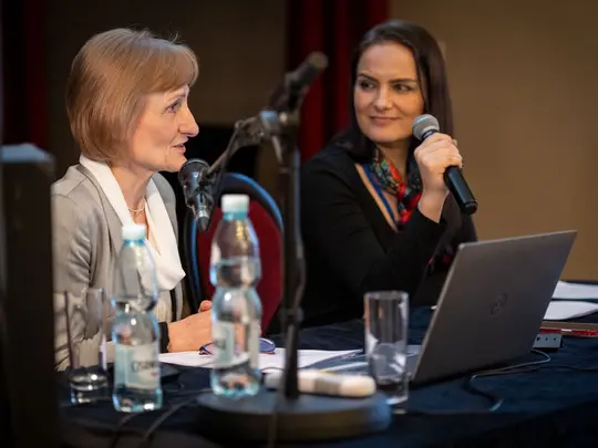 prof. dr hab. Anna Granat-Janki, dr Katarzyna Dziewiątkowska