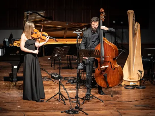 Anna Wałek - viola, Paweł Jabłczyński - double bass