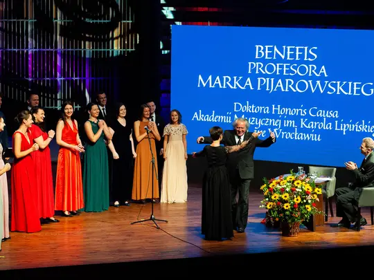 Ch&oacute;r Senza Rigore pod dyrekcją  prof. dr hab. Jolanty Szybalskiej-Matczak