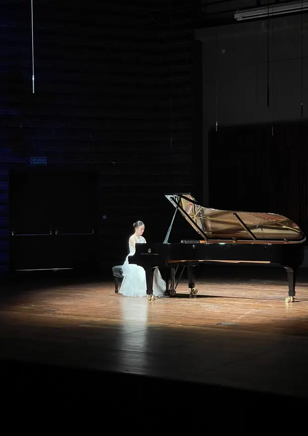 Występ Ke He podczas Niemiecko-polskiego koncertu fortepianowego