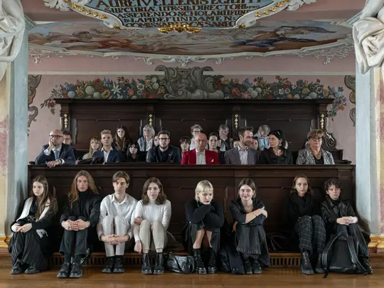 Studenci zgormadzeni w Auli Leopoldina Uniwersytetu Wrocławskiego