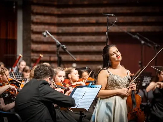 Rondo alla Polacca Op. 13 by Karol Lipiński performed by violinist Sara Dragan