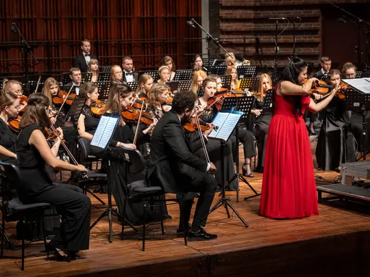 Sara Dragan accompanied by the Academic Symphony Orchestra