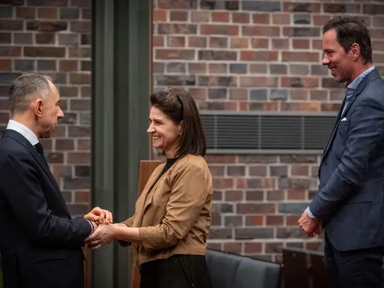 Prof. dr hab. Krystian Kiełb przyjmujący gratulacje