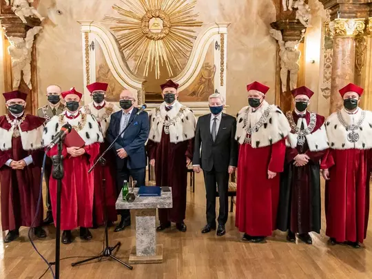 Wsp&oacute;lne zdjęcie IM Rektor&oacute;w oraz nagrodzonych