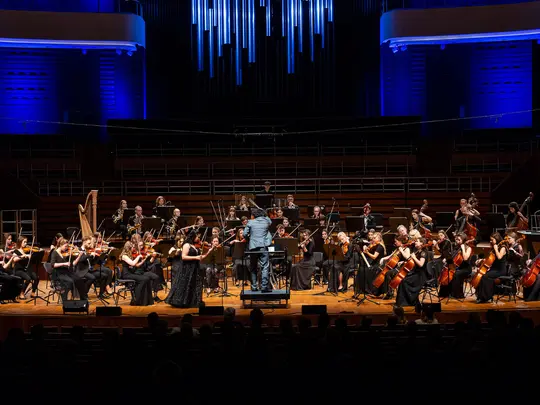 P. Czajkowski &ndash; Koncert skrzypcowy D-dur op. 35: Sara Dragan &ndash; skrzypce, Bassem Akiki &ndash; dyrygent, Akademicka Orkiestra Symfoniczna AMKL