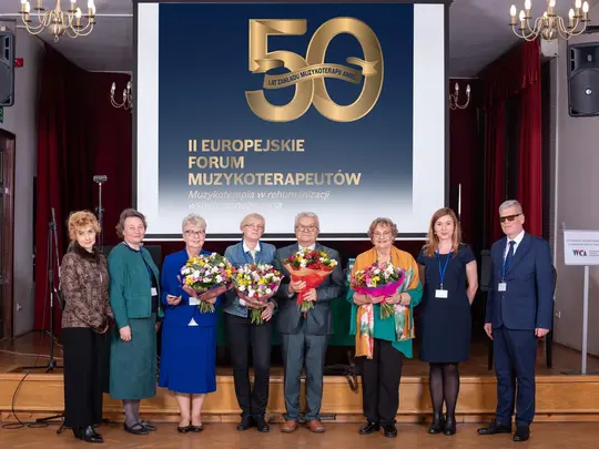 Uczestnicy IIEFMT (od lewej): dr Daniela Colonna-Kasjan, dr Klaudia Kukiełczyńska-Krawczyk, dr Helena Cesarz, prof. dr hab. Grażyna Pstrokońska-Nawratil, dr hab. Sławomir Sidorowicz, prof. AMKL, dr Iwona Polak, dr katarzyna Turek, dr hab. Paweł Cylulko