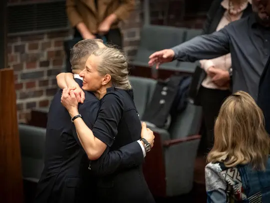 Prof. dr hab. Krystian Kiełb przyjmujący gratulacje