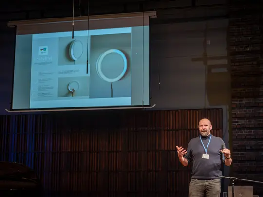 Dr Krzysztof Kubasek