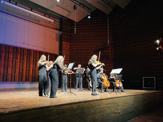 Katarzyna Schulz (skrzypce solo) Akademicka Orkiestra Kameralna