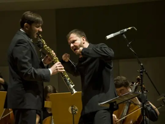 Jan Jakub Bokun - dyrygent i Paweł Gusnar - saksofon