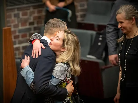 Prof. dr hab. Krystian Kiełb przyjmujący gratulacje