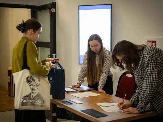 VIII Międzynarodowa Konferencja Naukowa &bdquo;Analiza dzieła muzycznego. Historia-Theoria-Praxis&rdquo;