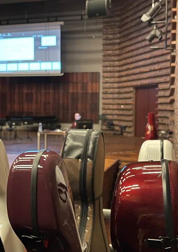 Wykład Wsp&oacute;łczesne techniki wykonawcze w literaturze wiolonczelowej XX i XXI wieku. Horyzonty wykonawstwa dra Mikołaja Pałosza