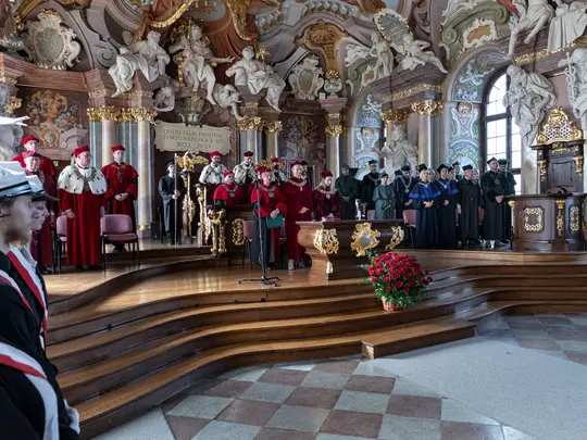 Ch&oacute;r Feichtinum Akademii Muzycznej im. Karola Lipińskiego we Wrocławiu wykonuje pieśń Gaudeamus