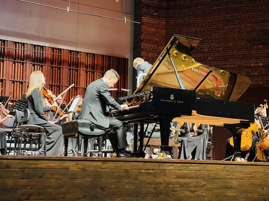 Piotr Lara (pianist) with the Academic Symphony Orchestra (3)