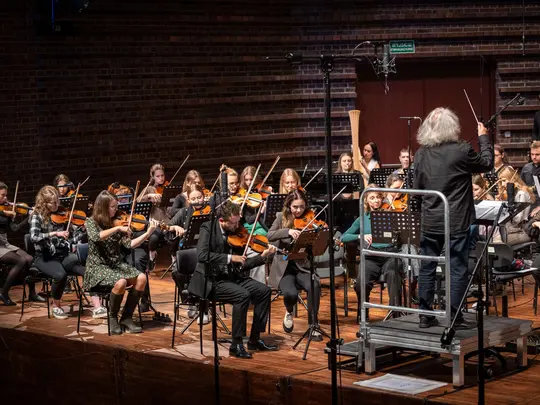 Maestro Marek Pijarowski and the Academic Symphony Orchestra
