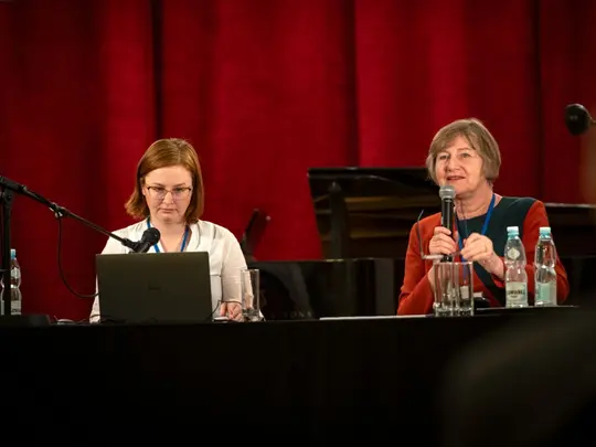 PhD Katarzyna Bartos, prof. dr hab. Anna Nowak