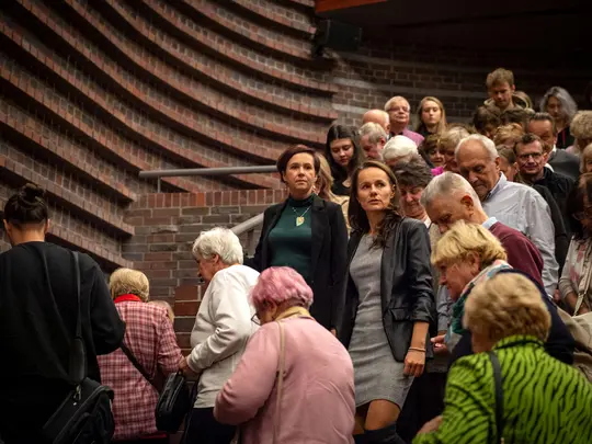 The audience gathered during the open rehearsal