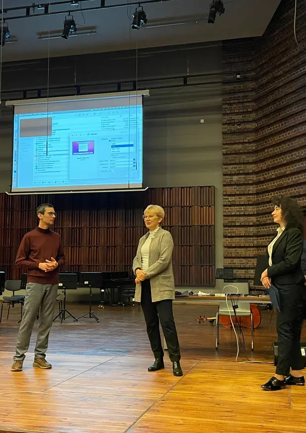 Dr Mikołaj Pałosz, prof. dr hab. Lidia Grzanka-Urbaniak,  Prorektor ds. artystycznych i naukowych dr hab. Julita Przybylska-Nowak, prof. AMKL