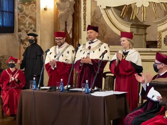 Rektor Akademii Muzycznej, prof. dr hab. Krystian Kiełb, w imieniu Rektor&oacute;w trzech uczelni ogłasza rozpoczęcie Roku Akademickiego 2021/2022