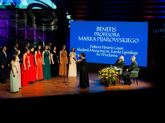 Ch&oacute;r Senza Rigore pod dyrekcją  prof. dr hab. Jolanty Szybalskiej-Matczak