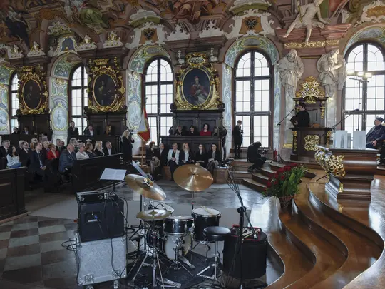 Wystąpienie dra hab. Adama Banaszaka &ndash; przedstawiciela promowanych na stopnie doktora i doktora habilitowanego sztuki