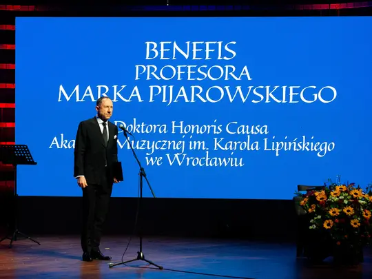 JM Rektor, prof. dr hab. Krystian Kiełb, wita zgromadzonych gości