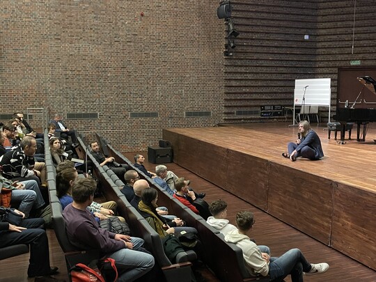 Leszek Możdżer oraz zgromadzona publiczność