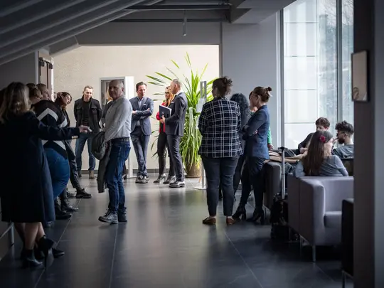 Członkowie wsp&oacute;lnoty AMKL zgromadzeni podczas wybor&oacute;w