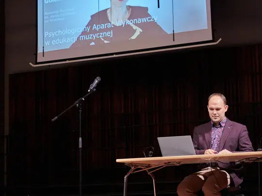 Prorektor ds. studenckich i dydaktyki dr Amelia Golema, mgr Michał Kanafa