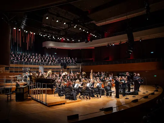 Akademicka Orkiestra Symfoniczna, Połączone Ch&oacute;ry Akademickie AMKL, dyrygent Wojciech Rodek, Olga Ksenicz - sopran, Piotr Łykowski - alt,  Dominik Kozłowski - tenor, Bogdan Makal -bas