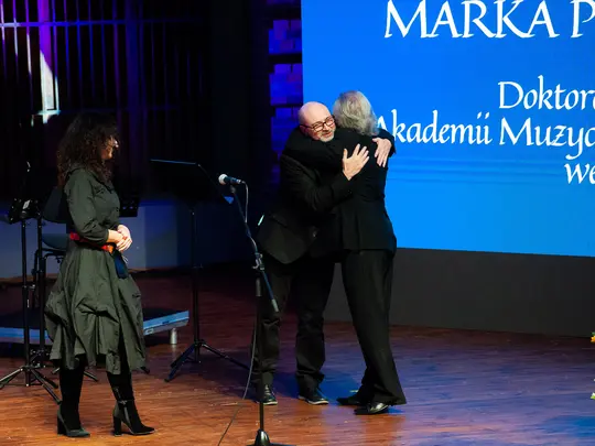 Prof. dr hab. Agata Zubel-Moc i dr hab. Cezary Duchnowski, prof. AMKL składają gratulacje