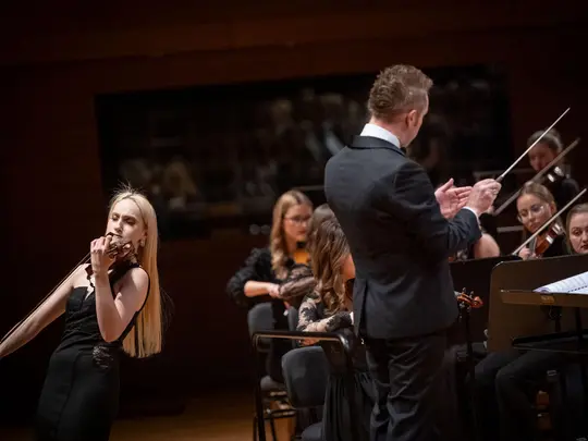 Karolina Podorska, dr hab. Wojciech Rodek oraz Akademicka Orkiestra Symfoniczna