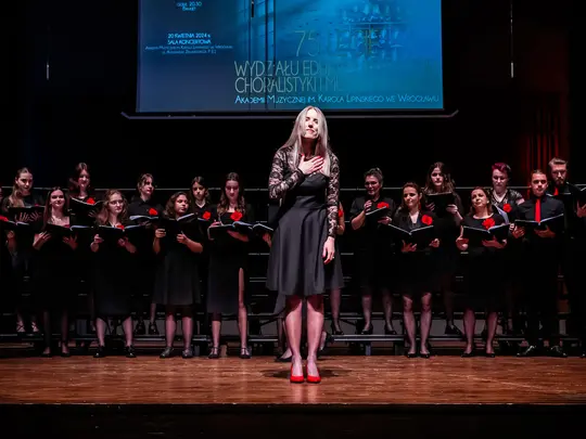 Izabela Gach&ndash;Kaszuba and the Gaudeamus Choir of the Nysa Cultural Center