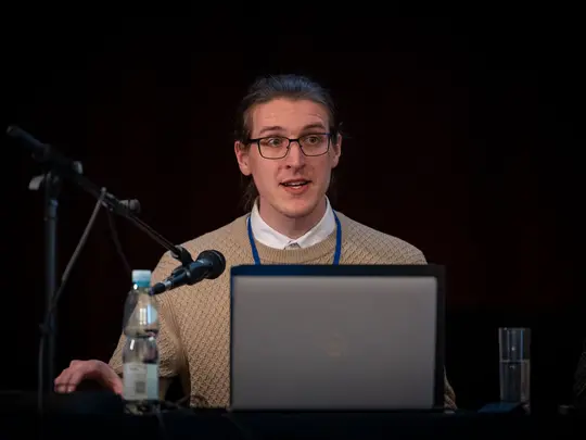 mgr Sebastian Pstrokoński-Komar