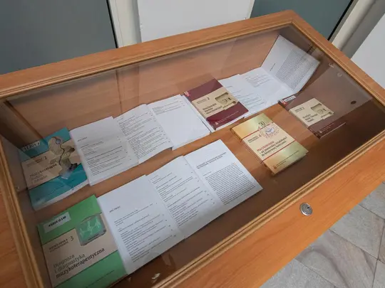 Wystawa przygotowana przez Bibilotekę AMKL z okazji 50-lecia Zakładu Muzykoterapii