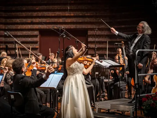 Sara Dragan, Maestro Marek Pijarowski, Akademicka Orkiestra Symfoniczna