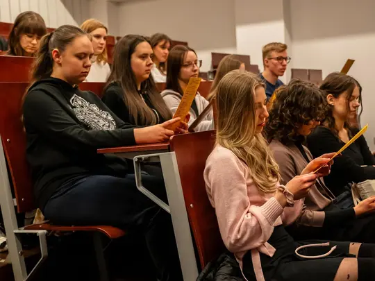 Kandydaci zgromadzeni na powitaniu przez władze I Wydziału