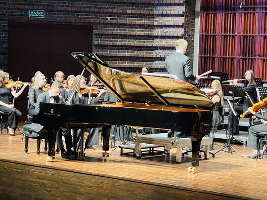 Piotr Lara (pianist) with the Academic Symphony Orchestra (3)