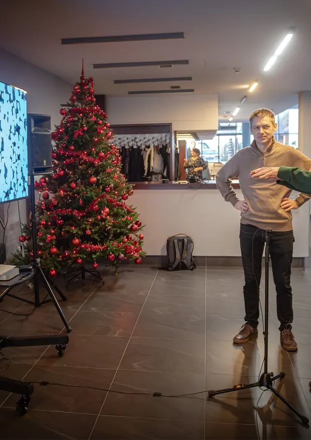 Mgr Łukasz Bzowski, interaktywna instalacja audiowizualna Immersion autorstwa Random Check Media Ensemble (RCME)