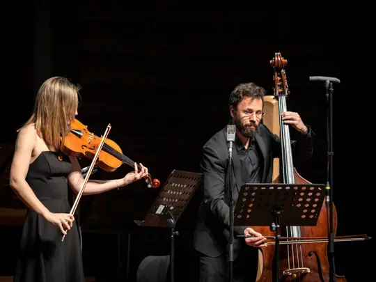 Anna Wałek - viola, Paweł Jabłczyński - double bass